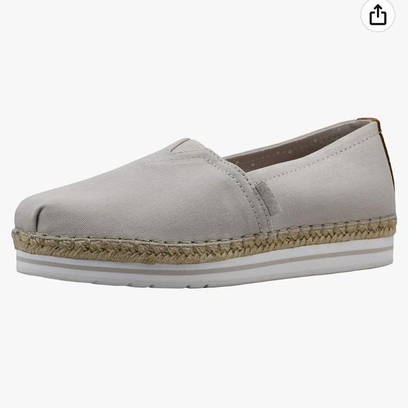 BOBS by Sketchers. - Picture 1 of 6